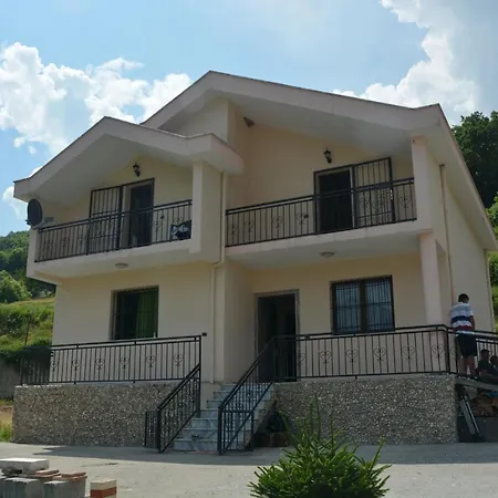 فندق Komani View