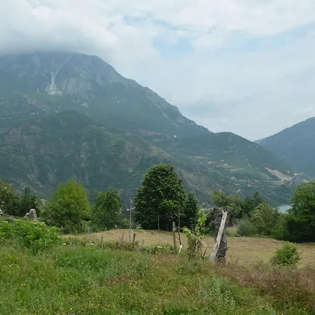 فندق Komani View