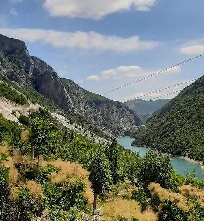 Komani View فندق