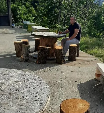 Отель Komani View *